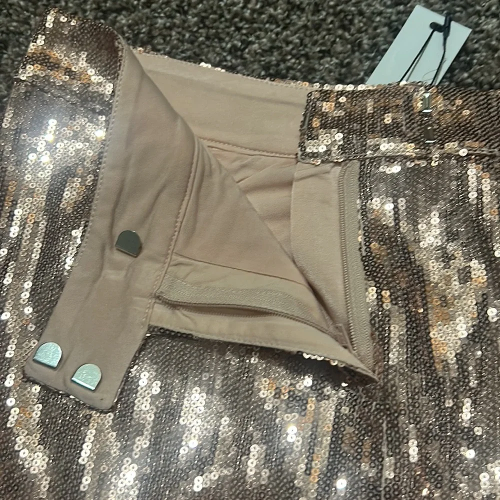 NWT BB Dakota Rose Gold Sequin Skirt 6